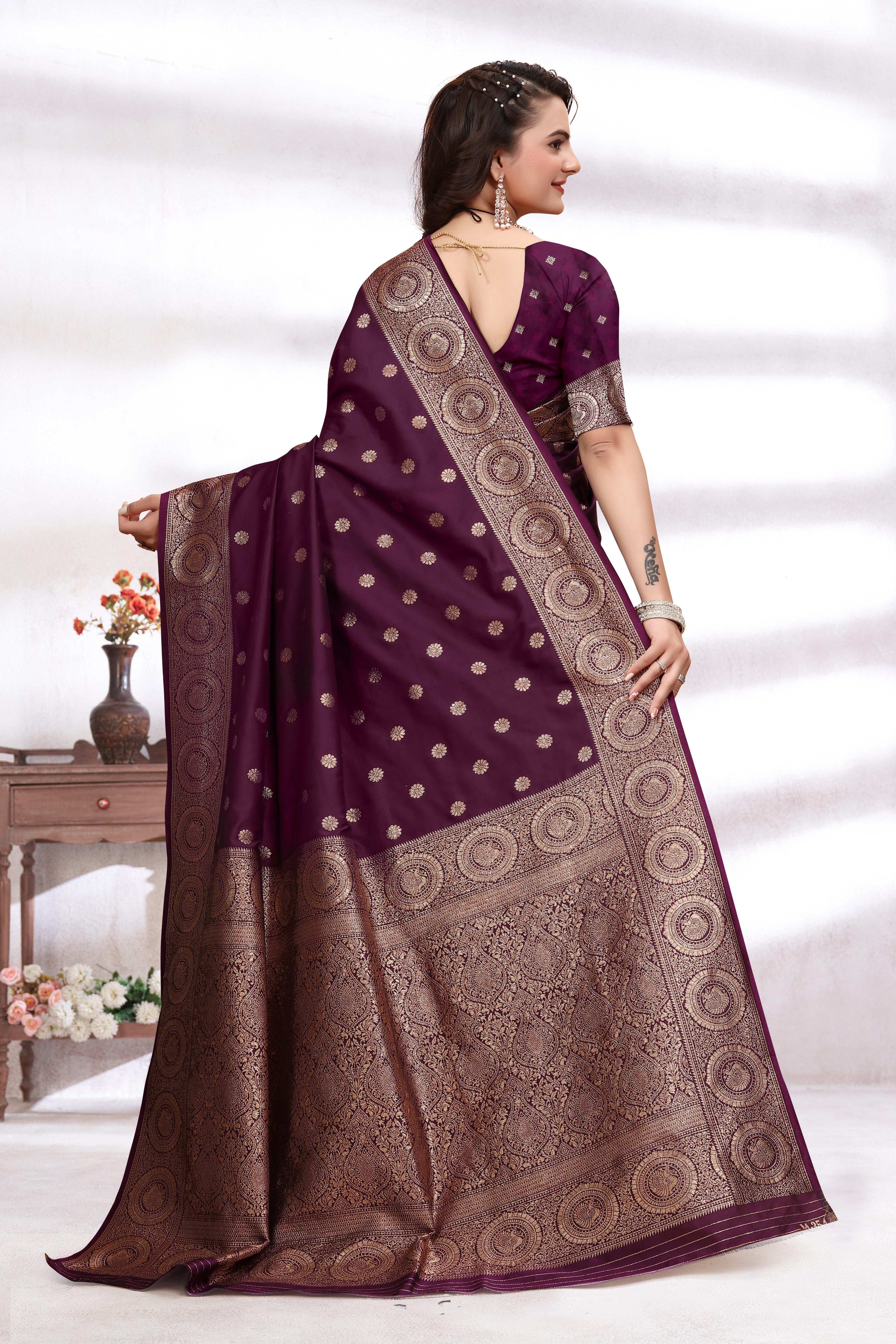 Banarasi Silk Black-Magenta Contrast Saree